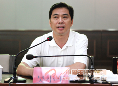 会上,吴小平向与会人员传达了全省政协工作会议精神.