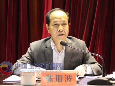 县委书记张加波在会上强调,深入学习贯彻十八届三中全会精神,是当前