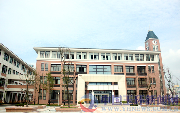 这,标志着孩子们从懵懂的幼儿成长为小学生,也标志着坎门中心小学海都